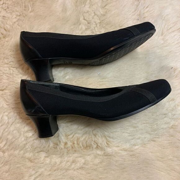 Munro Black Chunky Heels size 9.5 Narrow - Picture 5 of 8